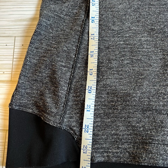 Lululemon top size 6 - Picture 5 of 6